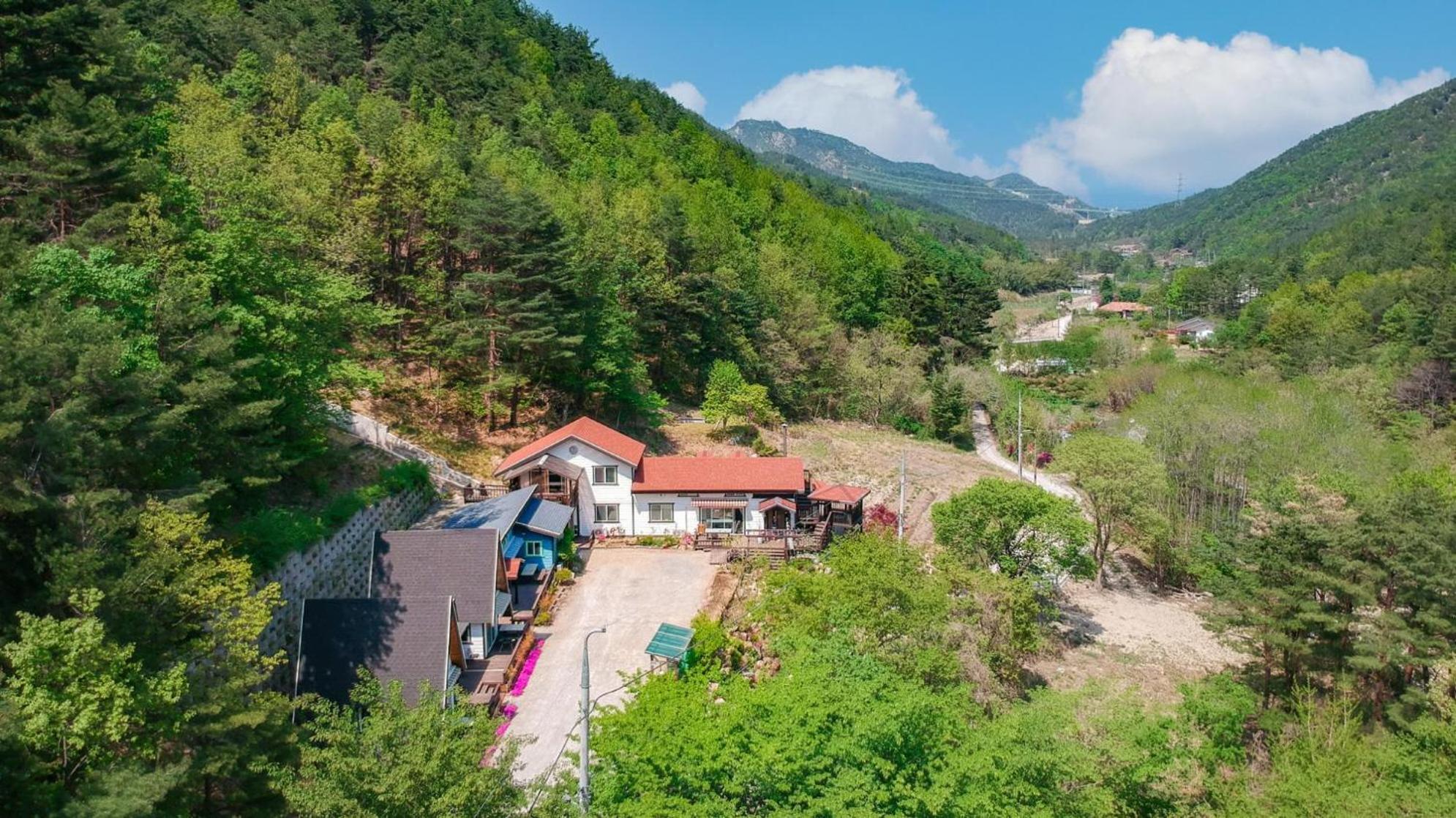 Samcheok Deulre Pension Exterior photo