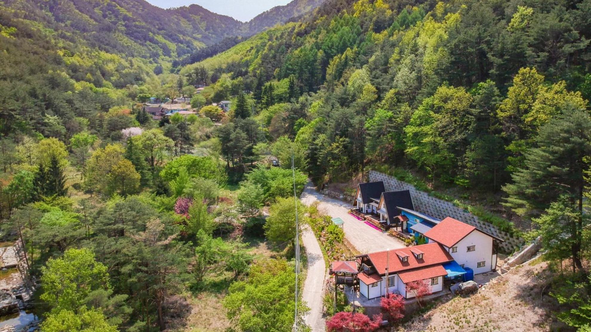 Samcheok Deulre Pension Exterior photo